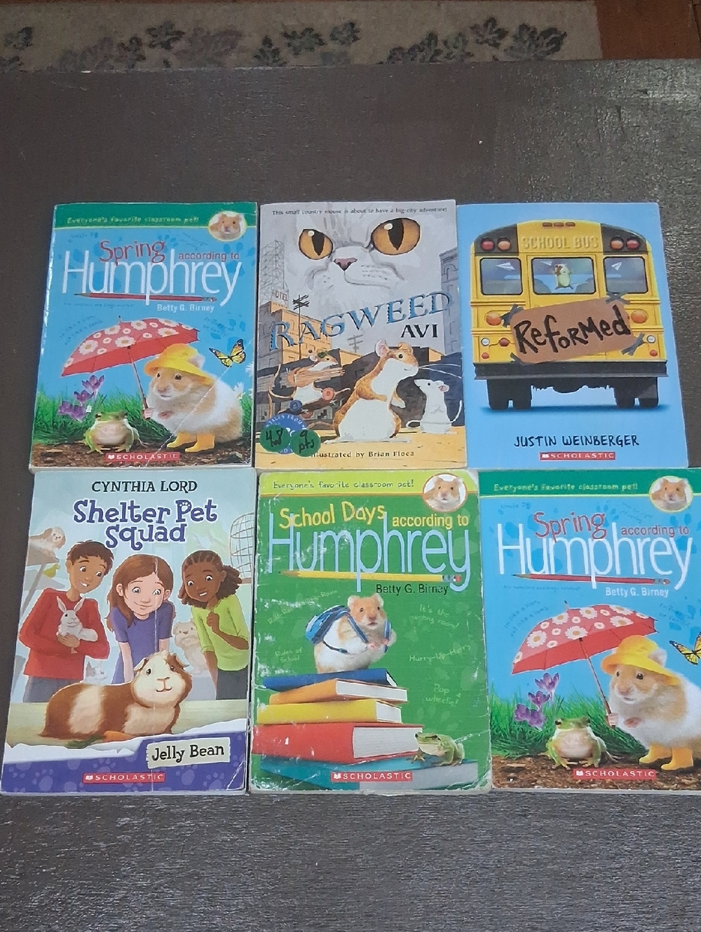 collection of paperback books from the According to Humphrey & Classroom‎ Pets